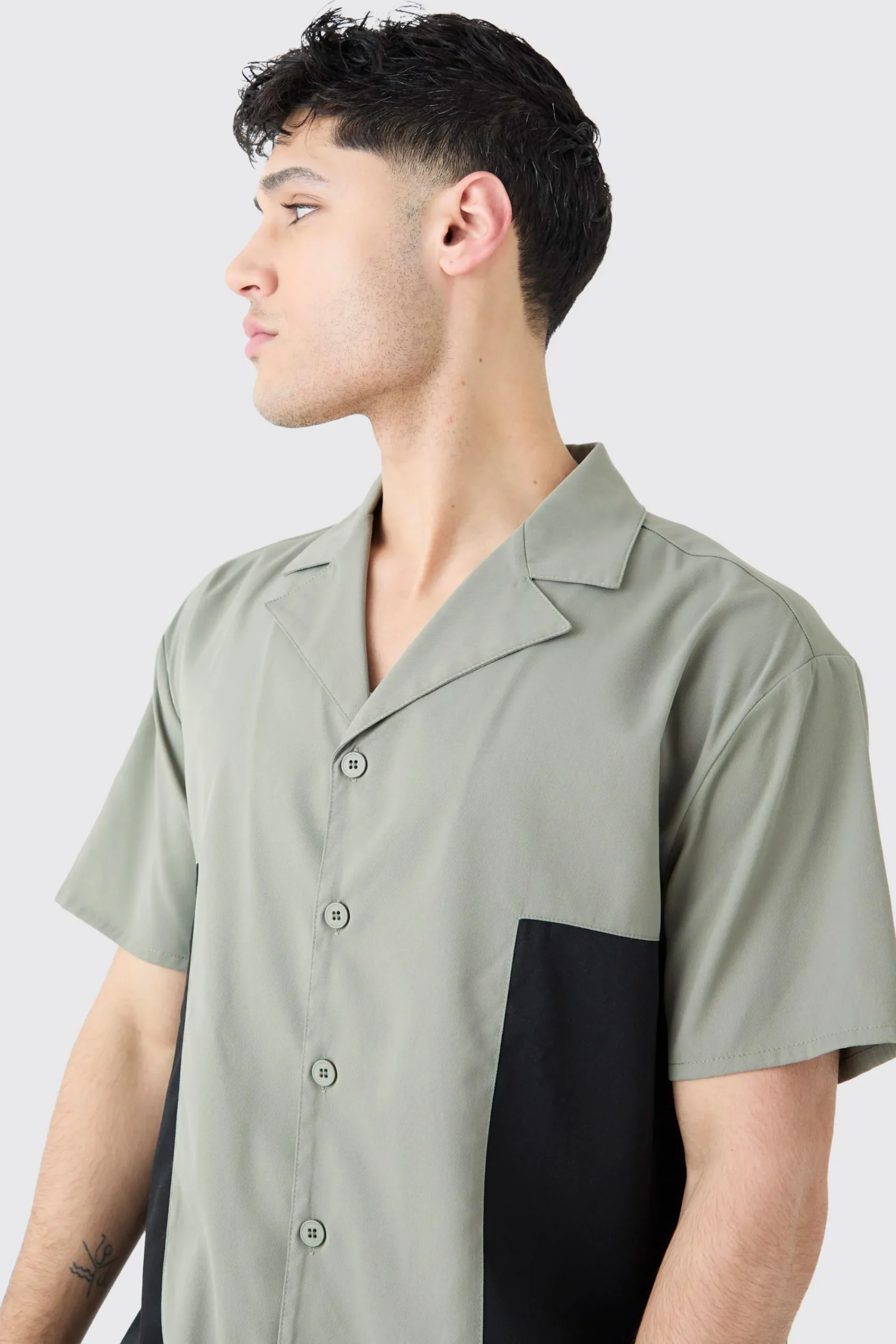 boohooMAN Twill Short Sleeve Gusset Detail Shirt | UK| Shirts