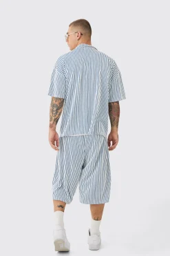boohooMAN Two Tone Towelling Boxy Shirt And Short Set | UK| Sets & Co-Ords